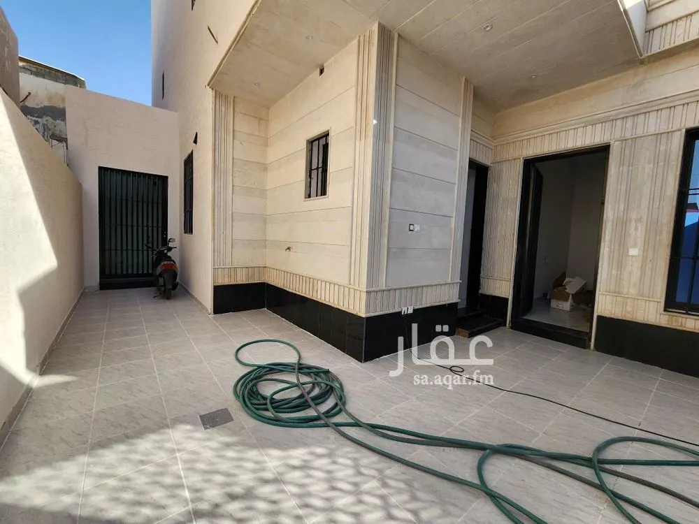 دوبلكس 7 غرف في العريجاء الغربية 4