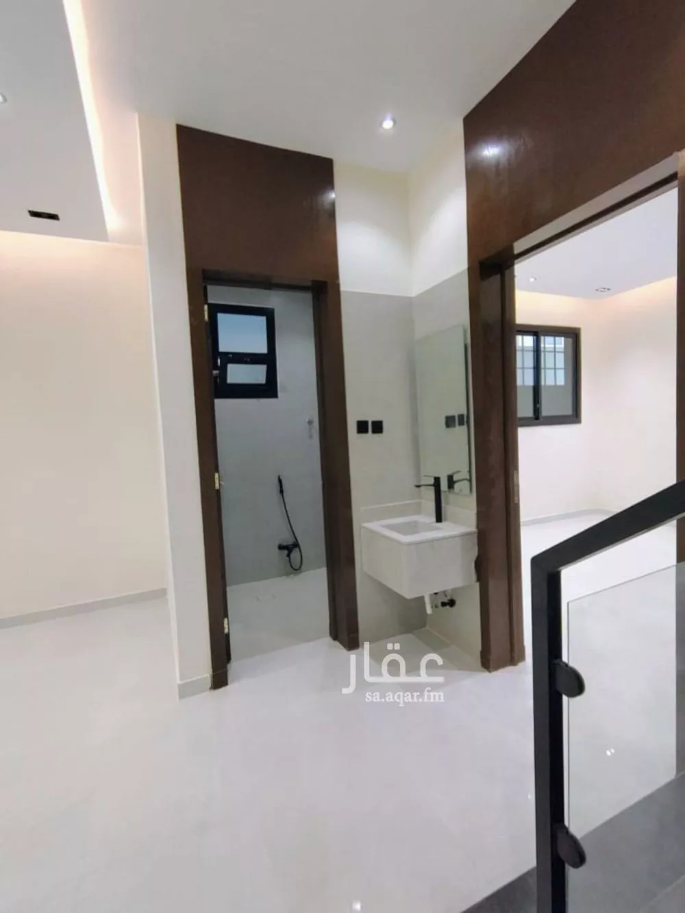 فيلا 7 غرف في عكاظ 3