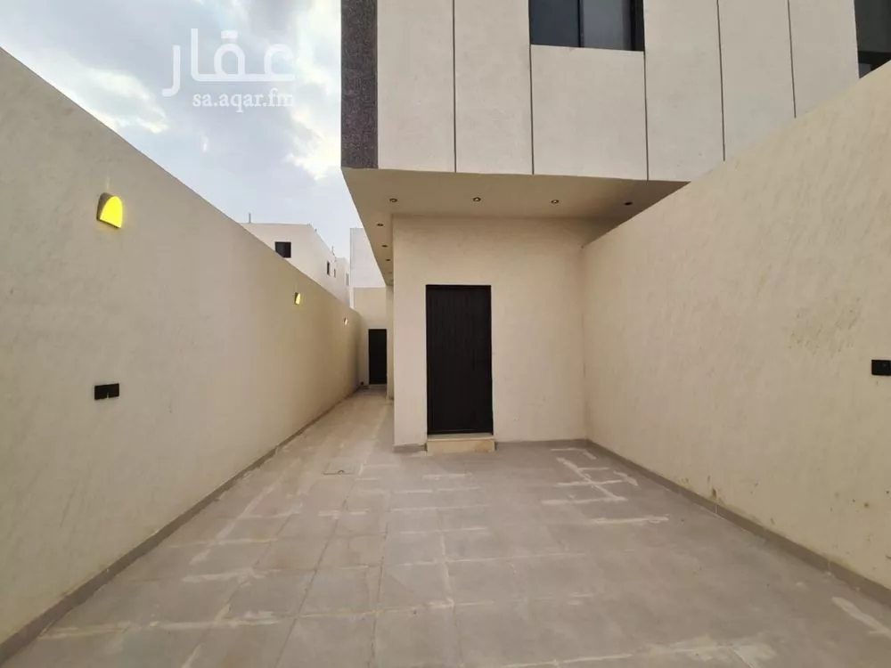 5 bedroom floor in Badr 4