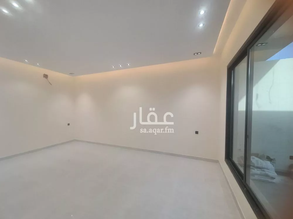 فيلا 7 غرف في عكاظ 4
