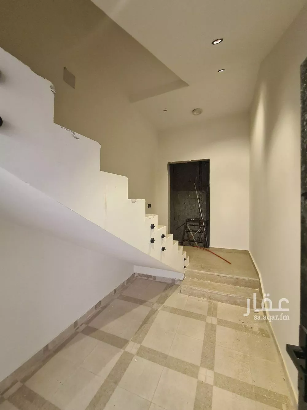 3 bedroom floor in Tuwaiq 4
