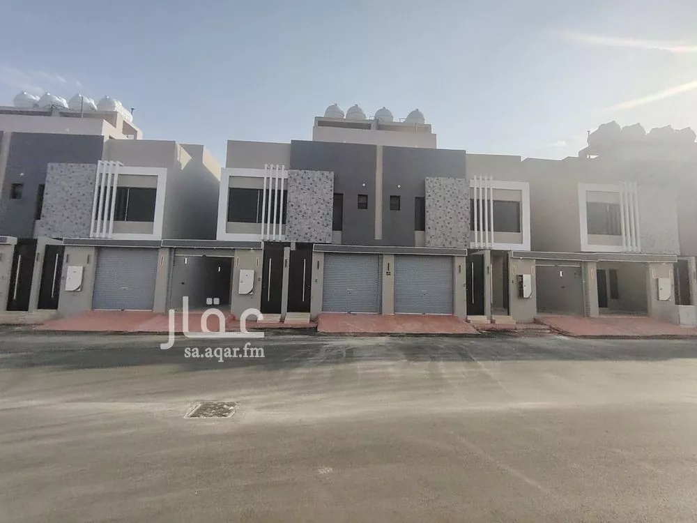 فيلا 5 غرف في طيبة 2