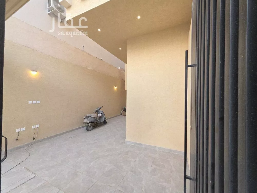 4 bedroom floor in Badr 4
