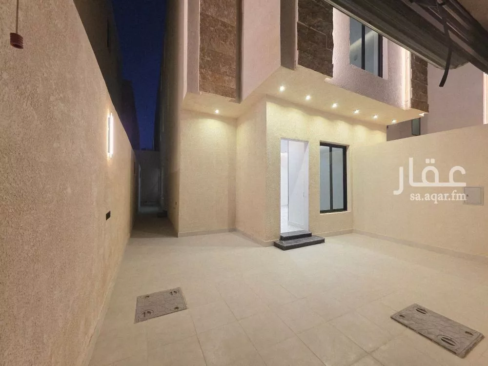 4 bedroom floor in Badr 4