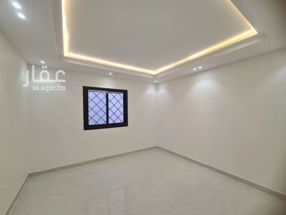 فيلا 4 غرف في طيبة 5