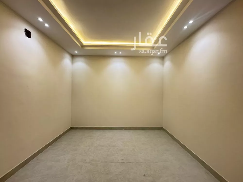 فيلا 5 غرف في طيبة 2