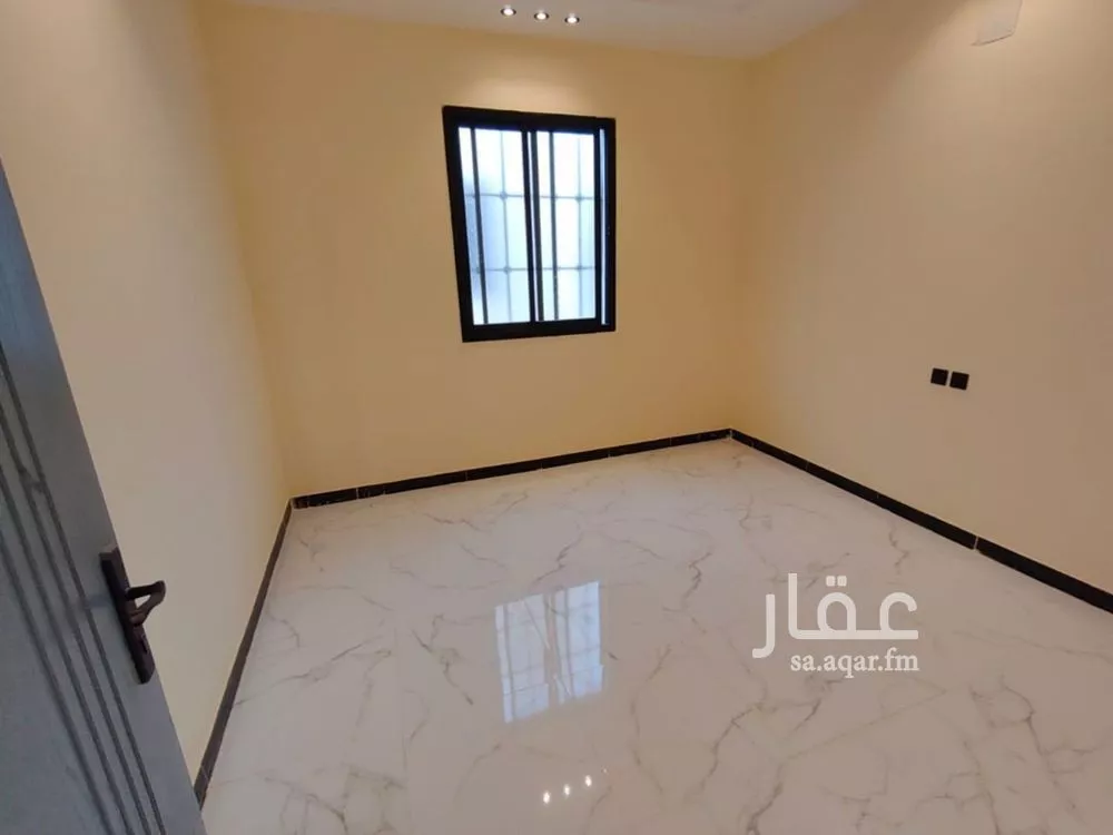 5 bedroom floor in Badr 4