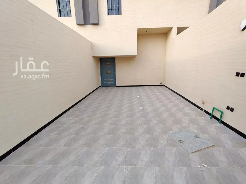 5 bedroom floor in Badr 2