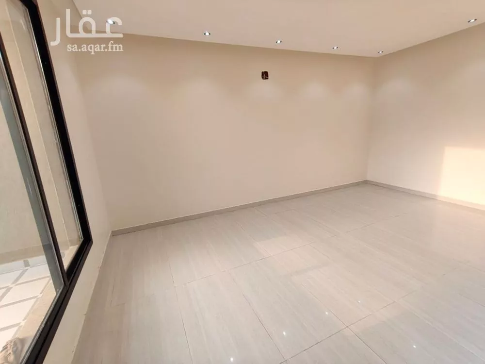 5 bedroom duplex in Okaz 4