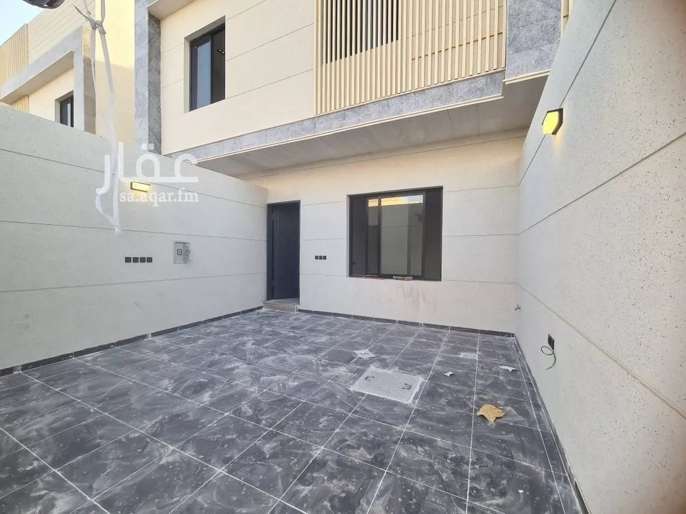 5 bedroom duplex in Okaz 4