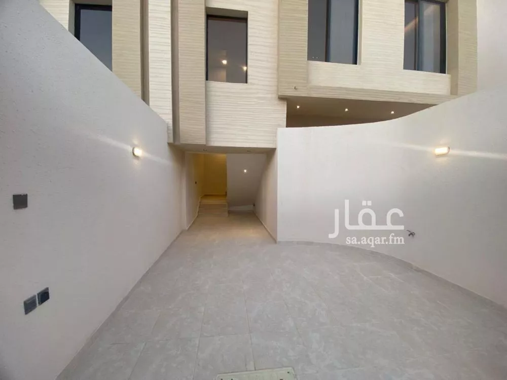 4 bedroom floor in Okaz 4