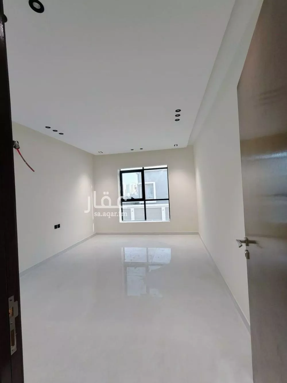 فيلا 7 غرف في عكاظ 5