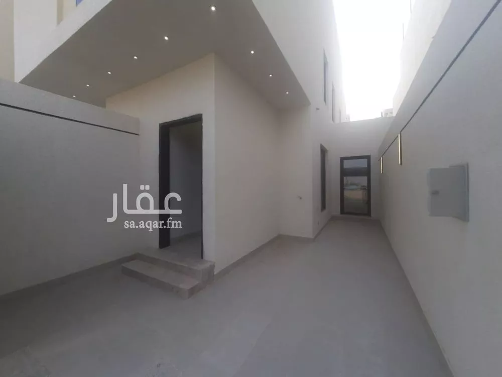 3 bedroom floor in Dirab 4