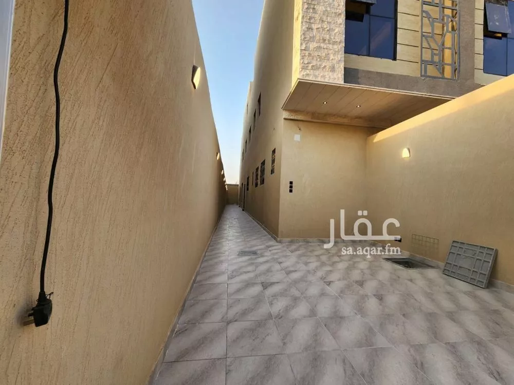 فيلا 5 غرف في عكاظ 5