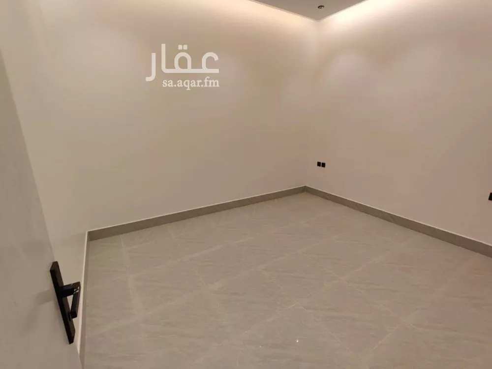 فيلا 4 غرف في طيبة 4