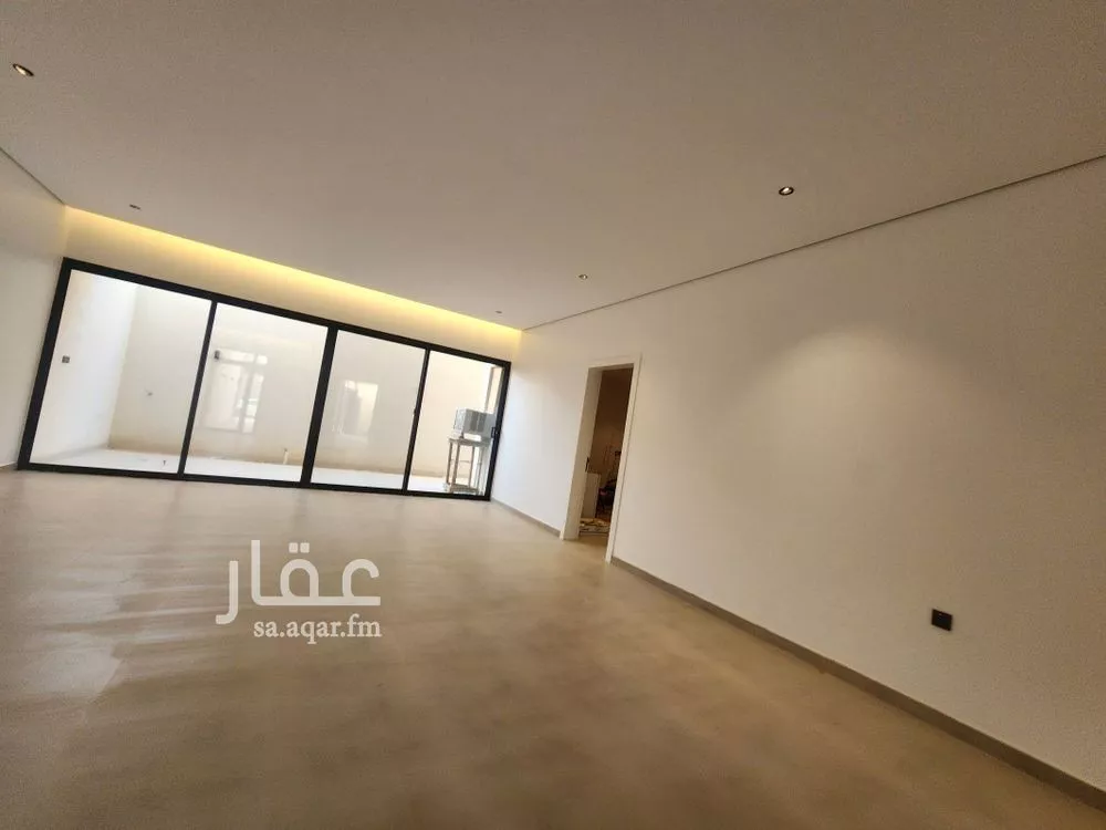4 bedroom villa in Al Hazm, Riyadh 9