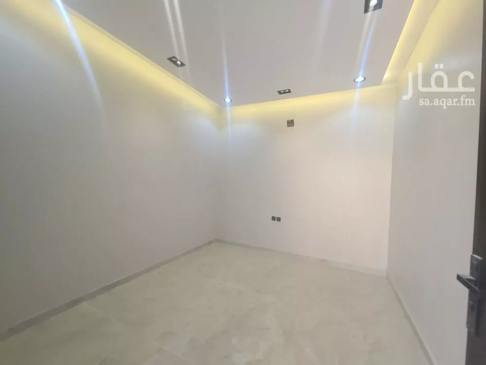 فيلا 5 غرف في بدر 3