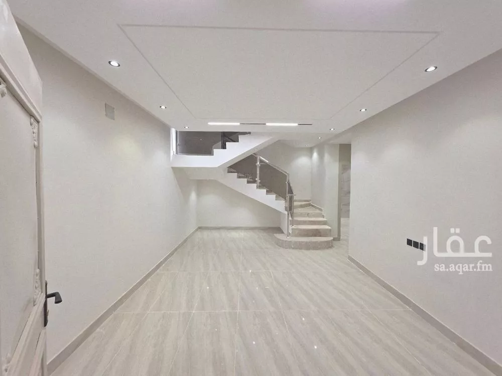 4 bedroom floor in Badr 4