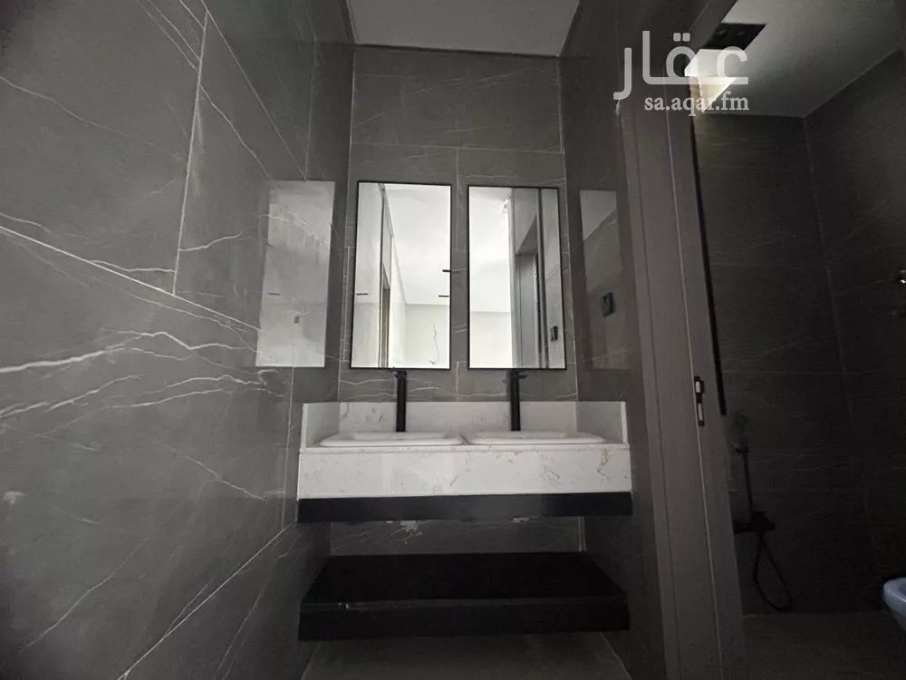 5 bedroom villa in Al Uraija Al Gharbiyah 3