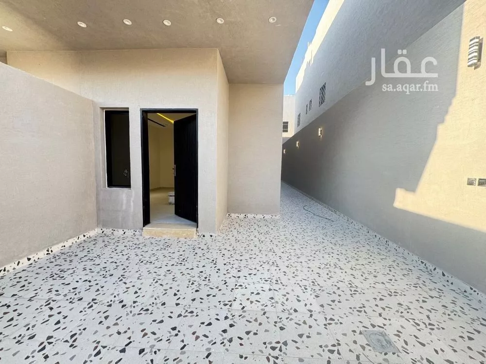 5 bedroom villa in Taibah 4