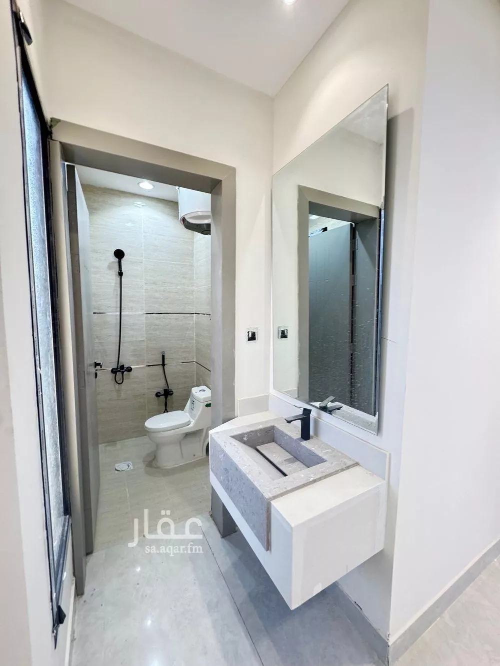 فيلا 5 غرف في طيبة 4