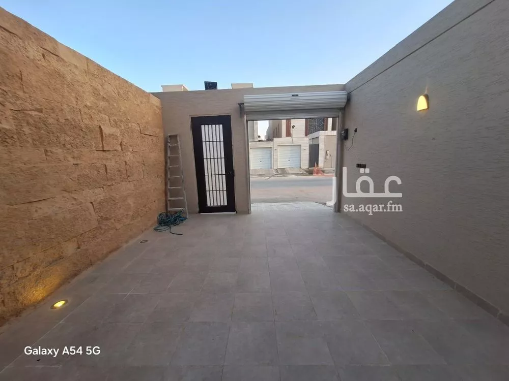 3 bedroom floor in Tuwaiq 3