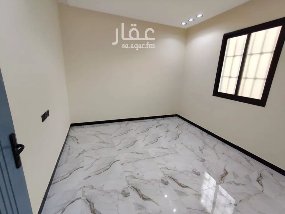 فيلا 5 غرف في بدر 4