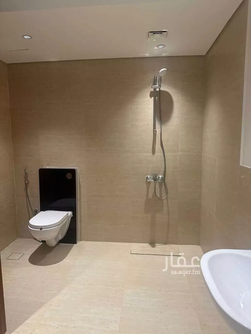 فيلا 4 غرف في العارض 4