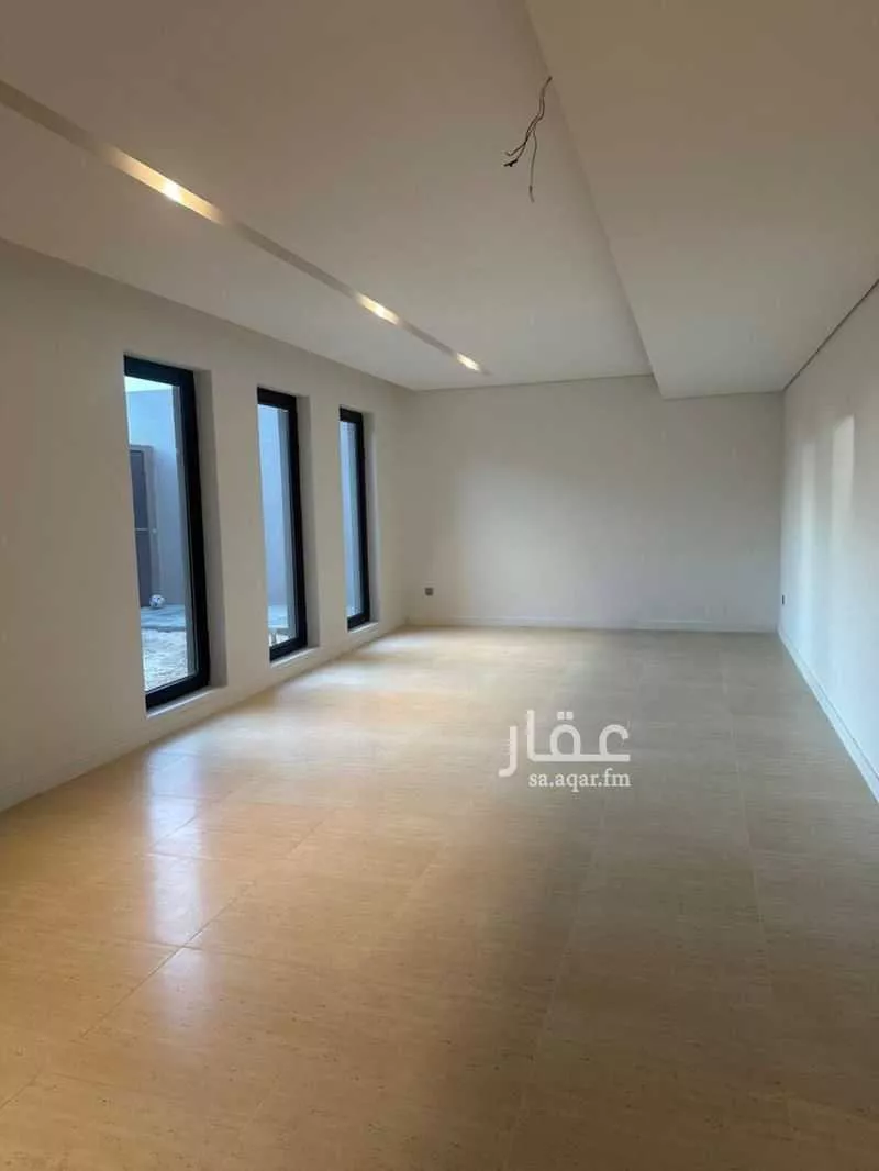 فيلا 4 غرف في العارض 3