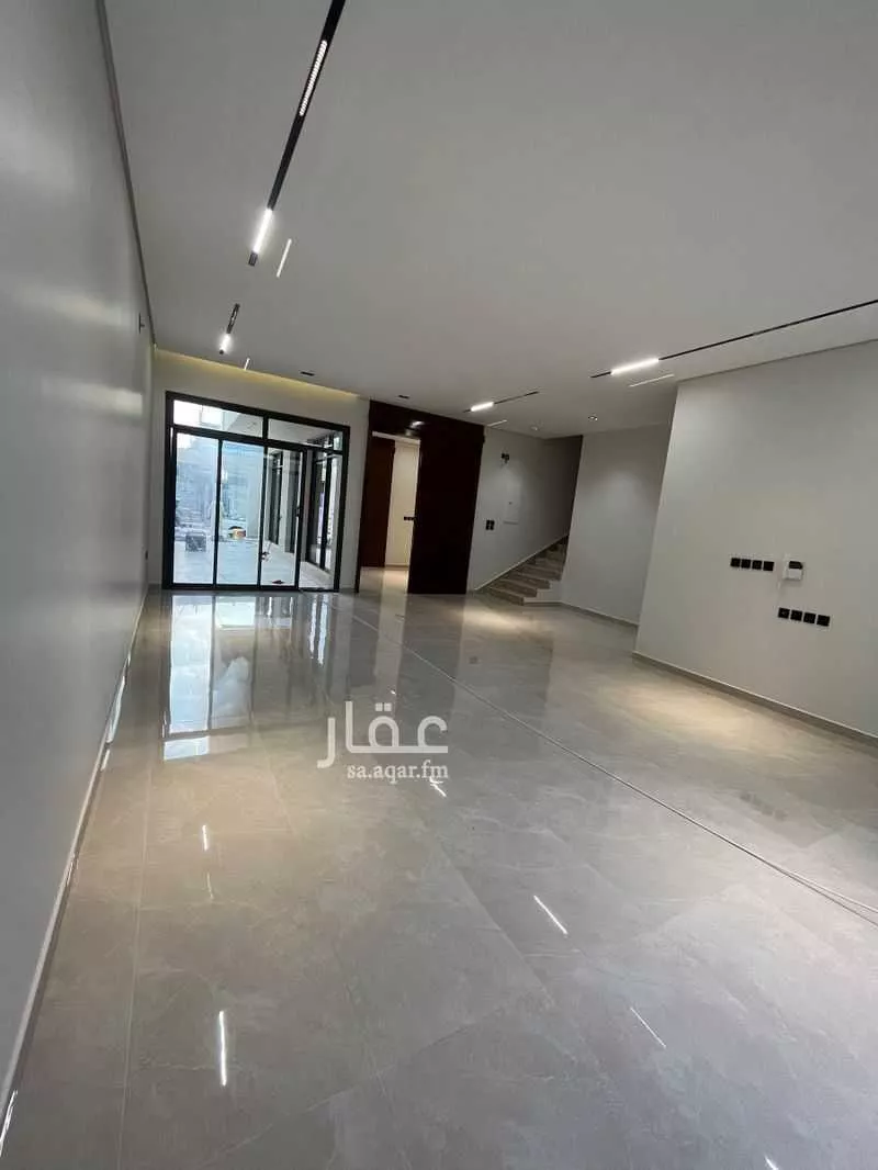 فيلا 5 غرف في الرمال 2