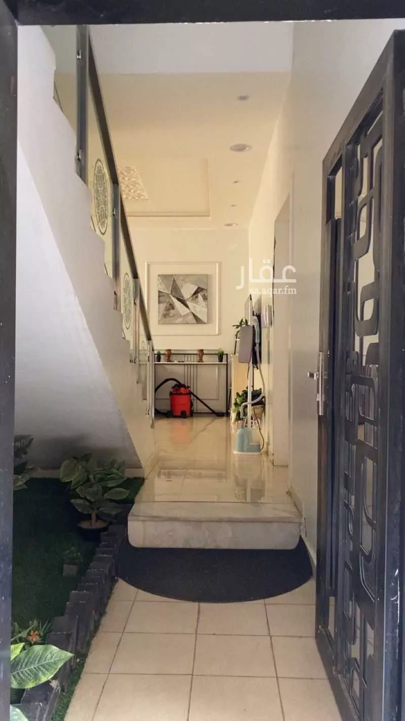 فيلا 5 غرف في العزيزية 4