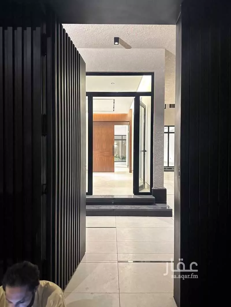 فيلا 5 غرف في النرجس 4