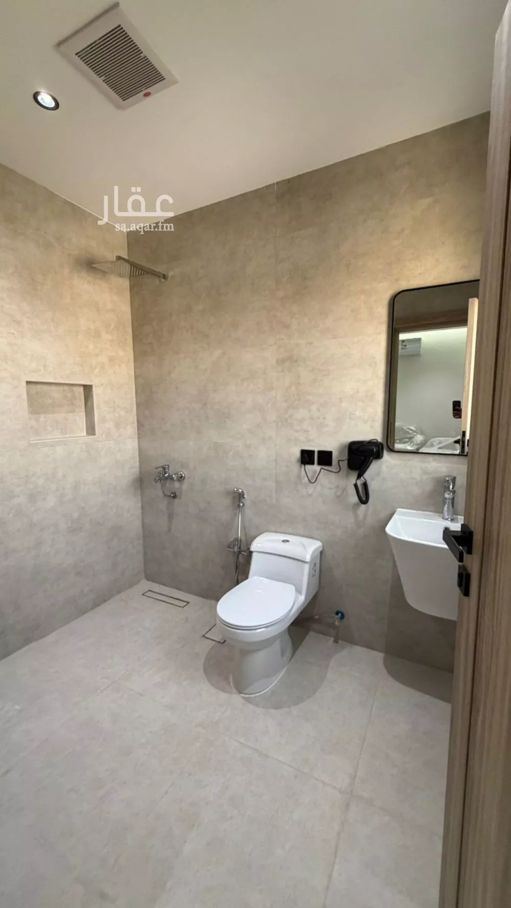 1 bedroom floor in Al Malaz 4