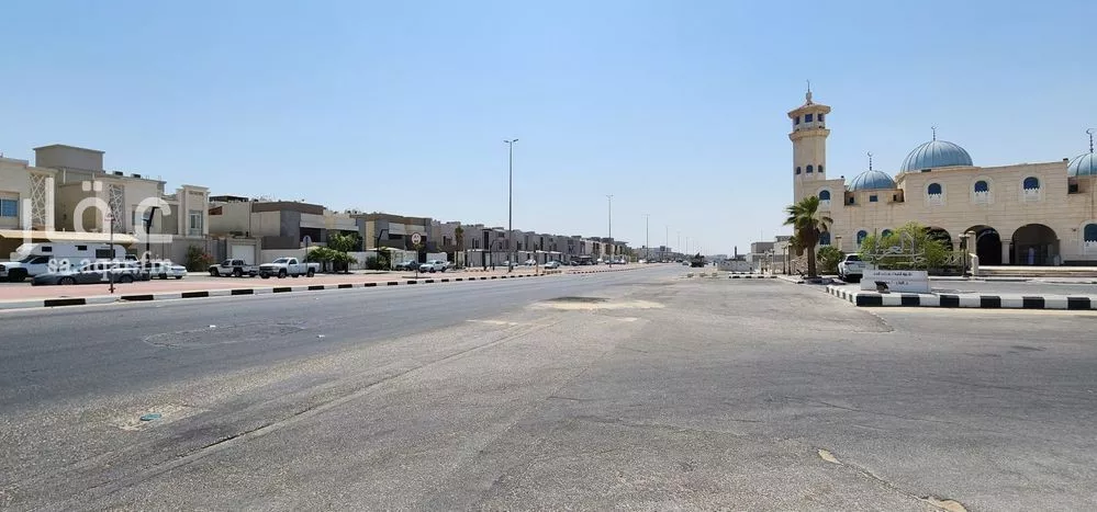 أرض 899 م² في الشعلة 4