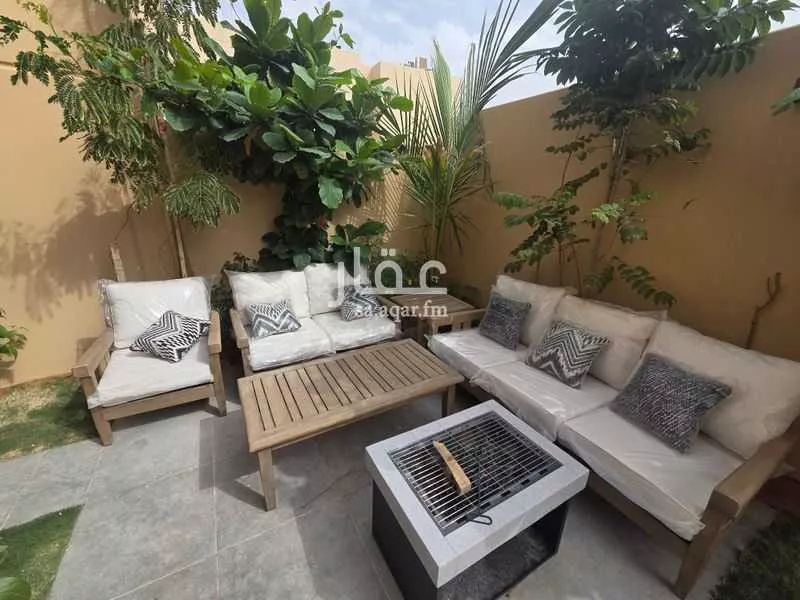6 bedroom villa in Al Munsiyah 2