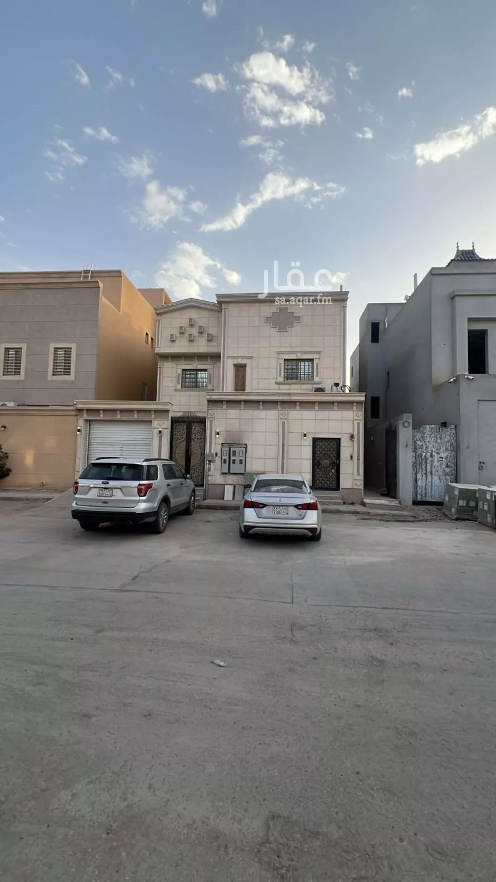 فيلا 9 غرف في العارض 4