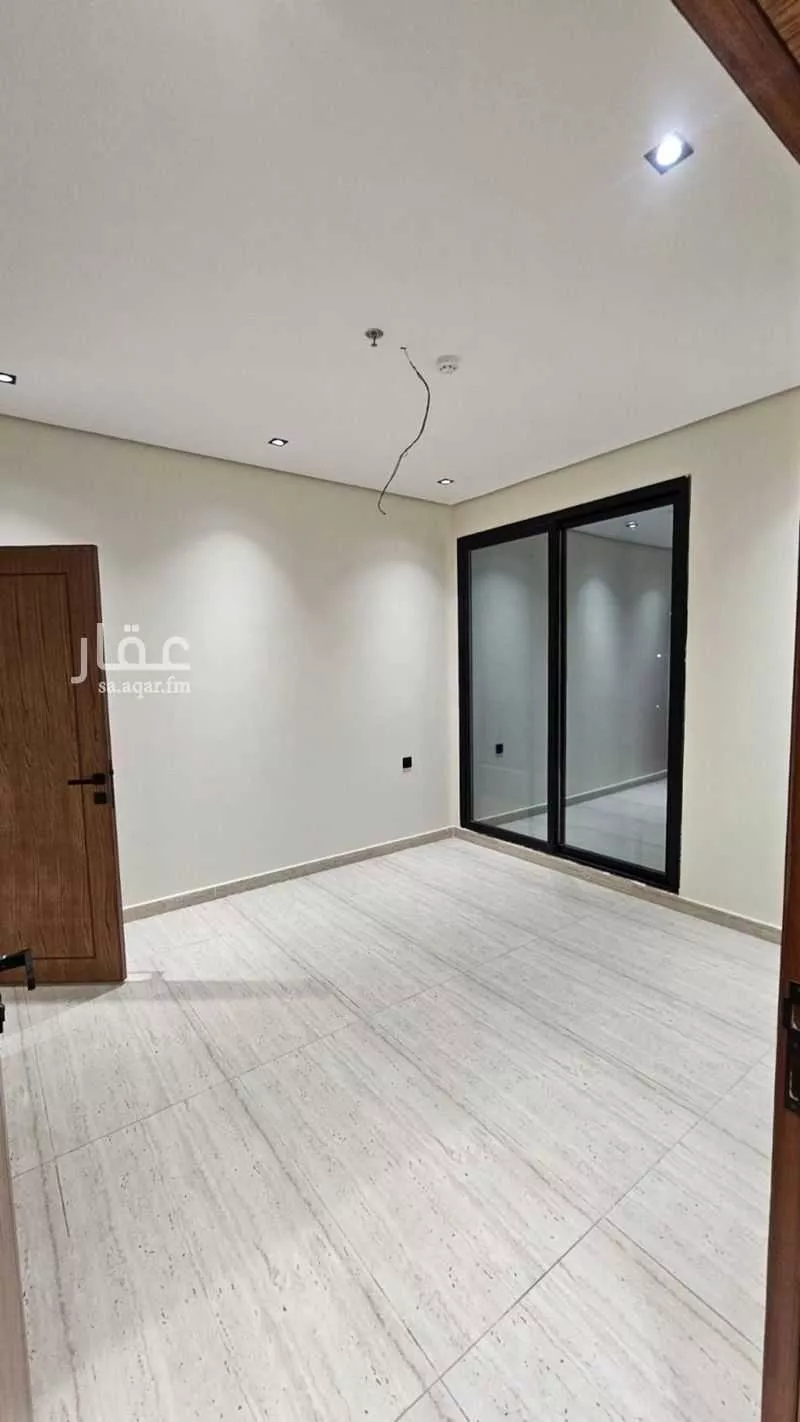 5 bedroom apartment in Dahiat King Fahd 2