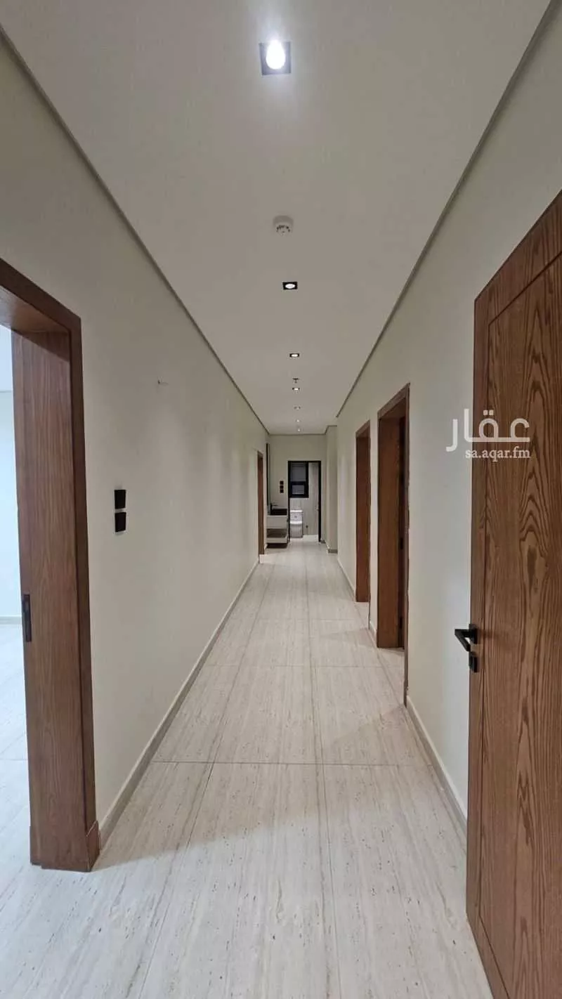 5 bedroom apartment in Dahiat King Fahd 1
