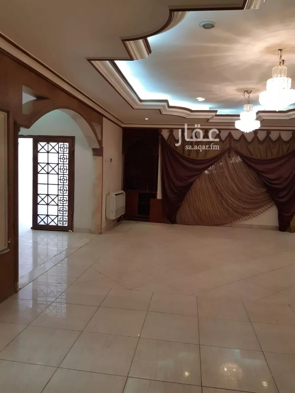 فيلا 5 غرف في الزهرة 4