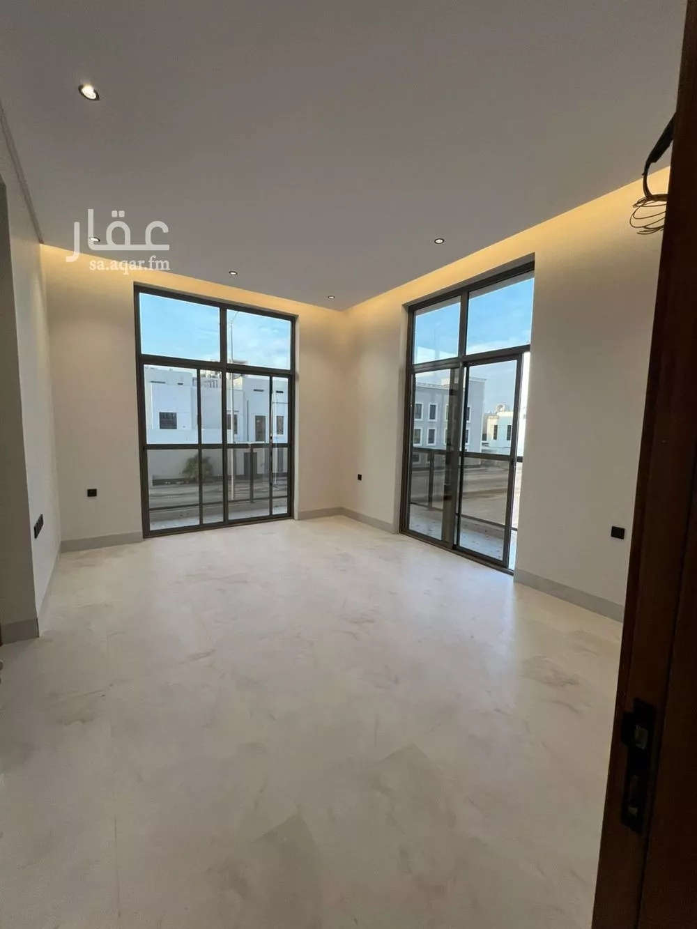 5 bedroom villa in Al Mahdiyyah 2