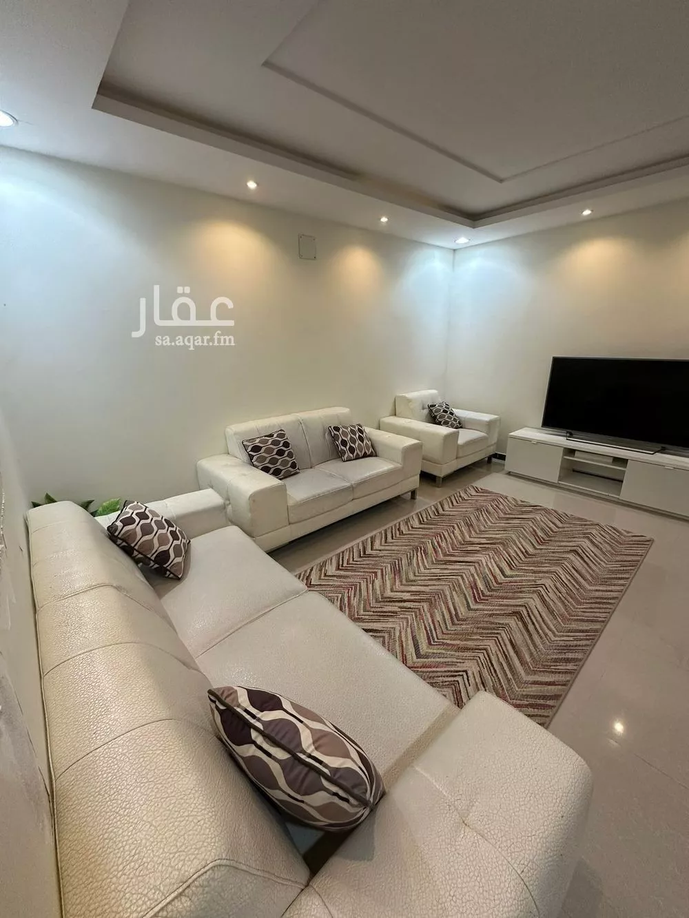 5 bedroom villa in Dhahrat Laban 4