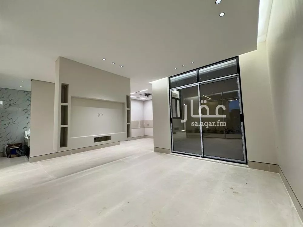 5 bedroom villa in Al Mahdiyyah 4