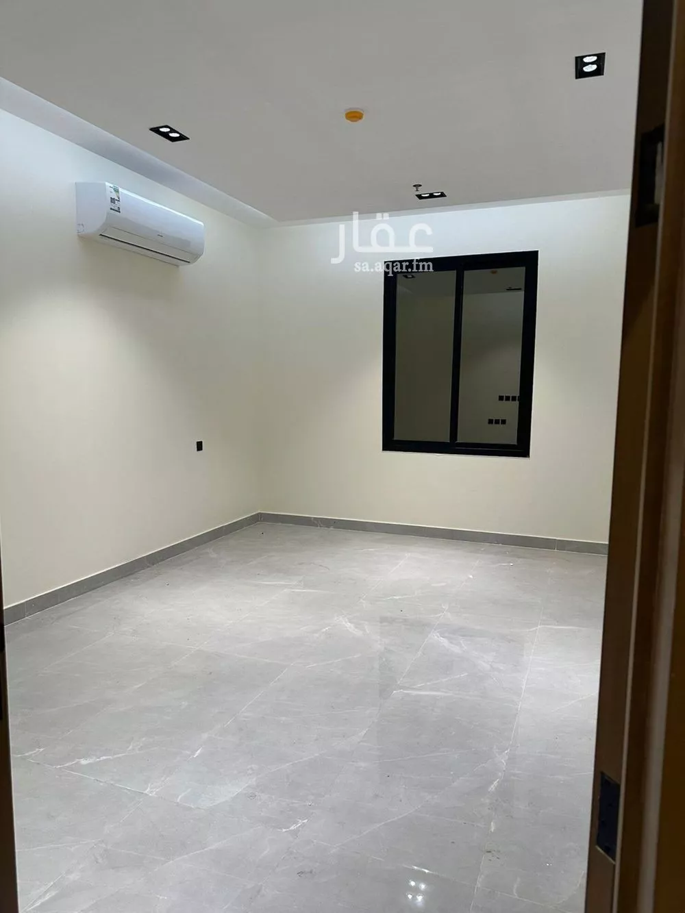 شقة 4 غرف في الرمال 3