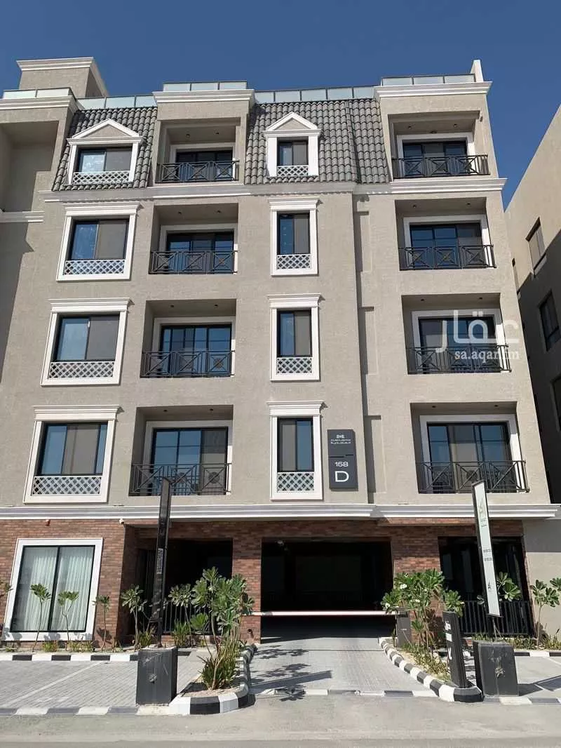 شقة 4 غرف في البحر 1