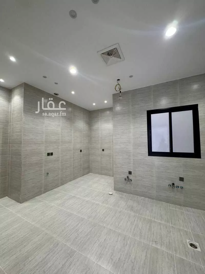 6 bedroom floor in Al Aziziyah 3