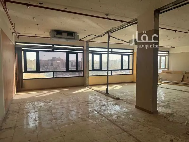 عمارة 16032 م² في النزهة 3