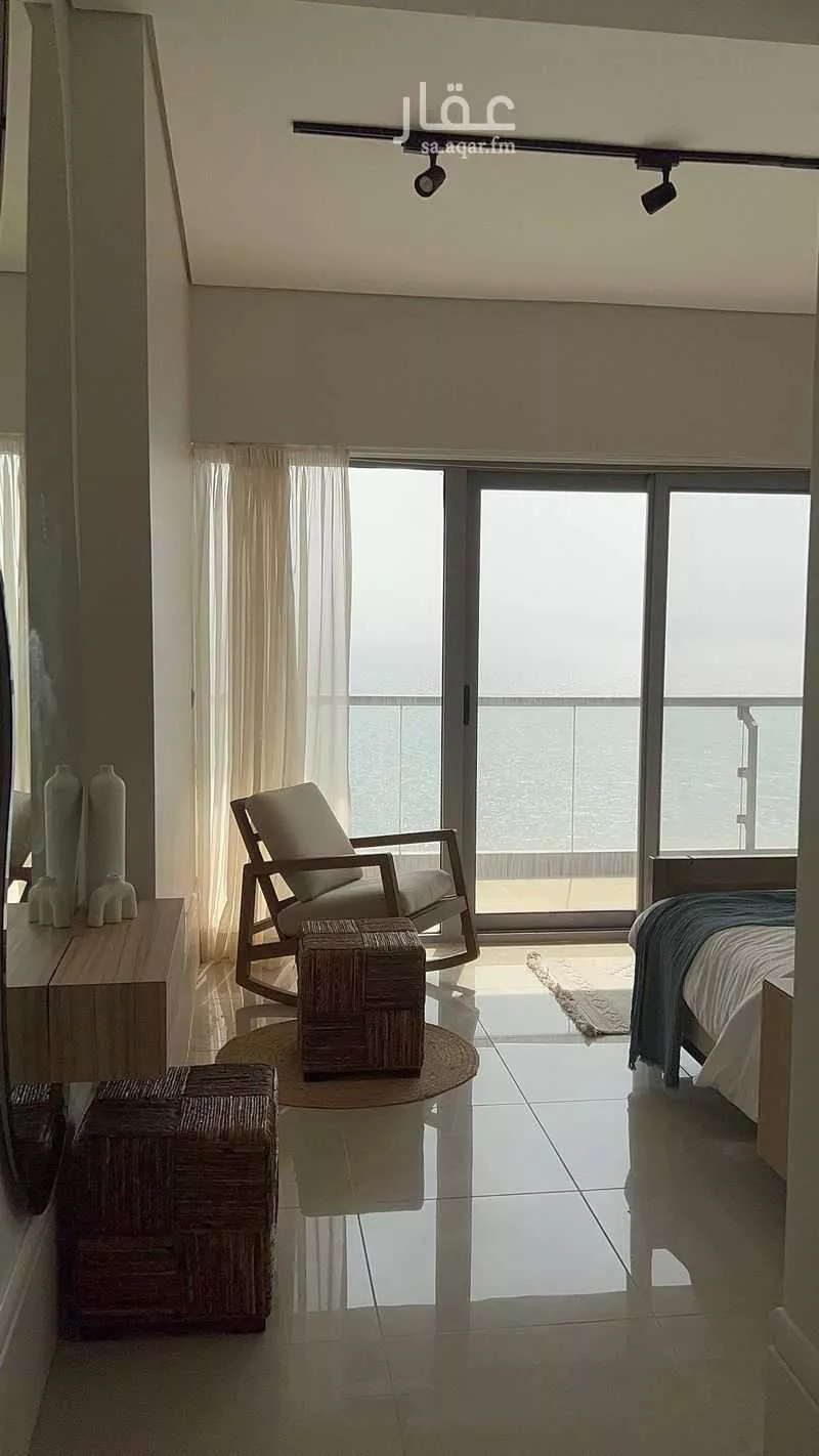 3 bedroom apartment in Al Shati 1