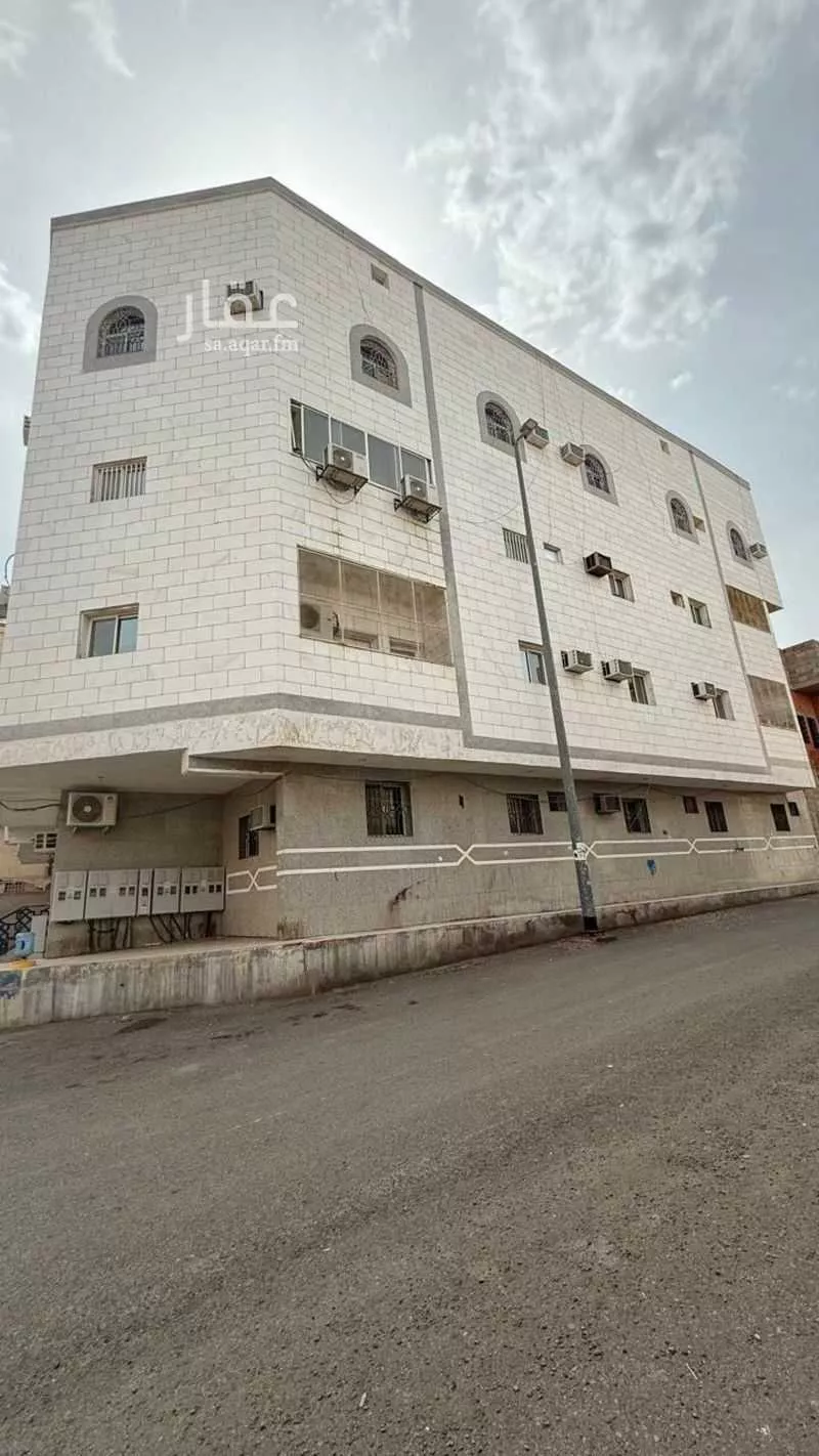 عمارة 550 م² في الراية 2