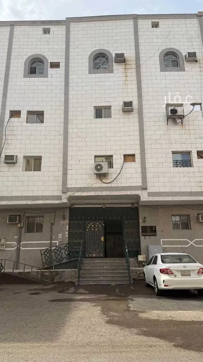 عمارة 550 م² في الراية 3