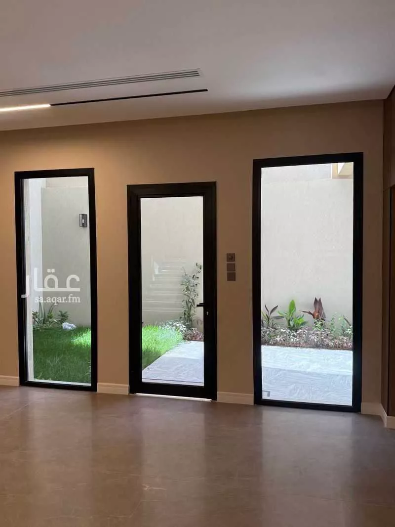 فيلا 7 غرف في المهدية 5